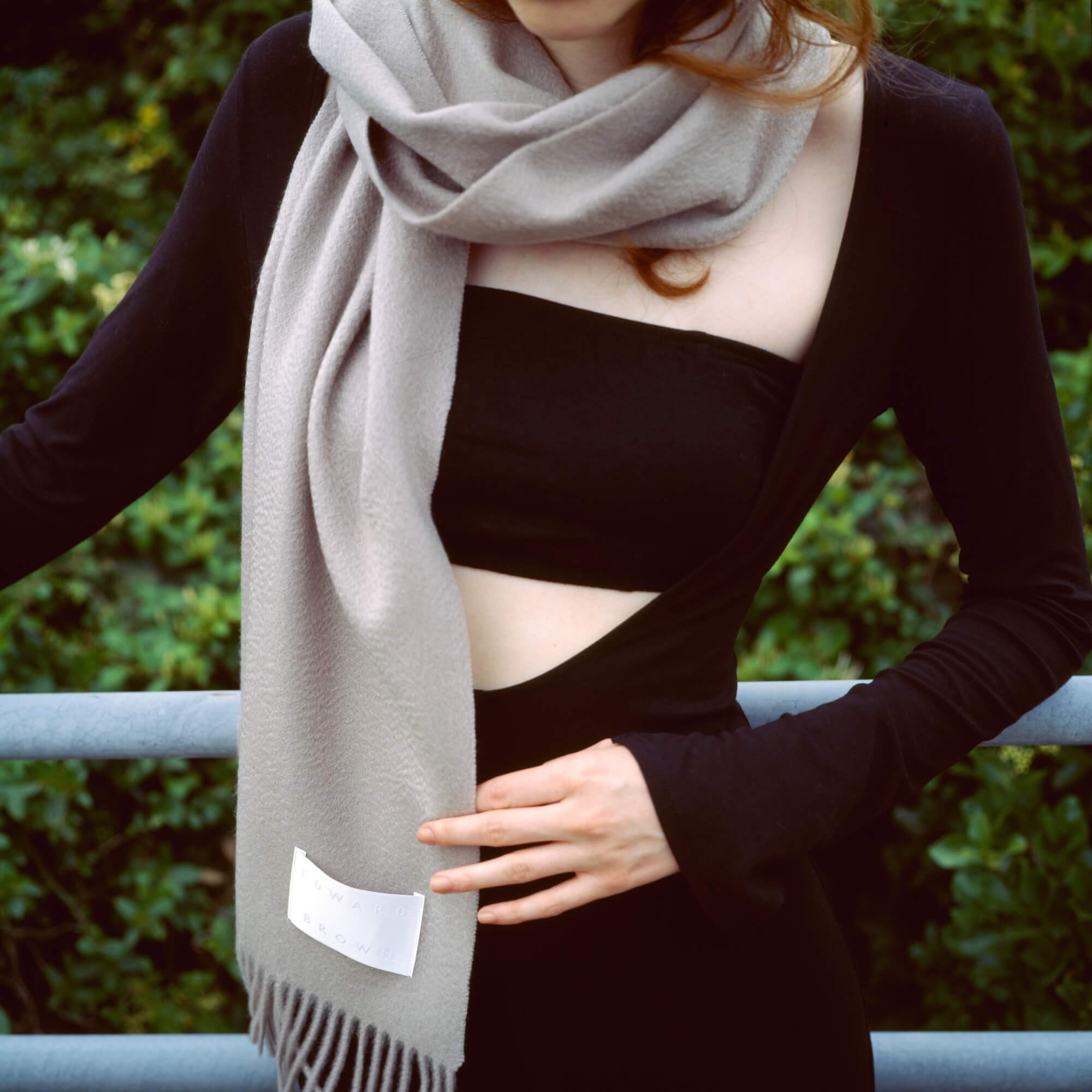 Cashmere scarf | Edward Brown Official Online Store