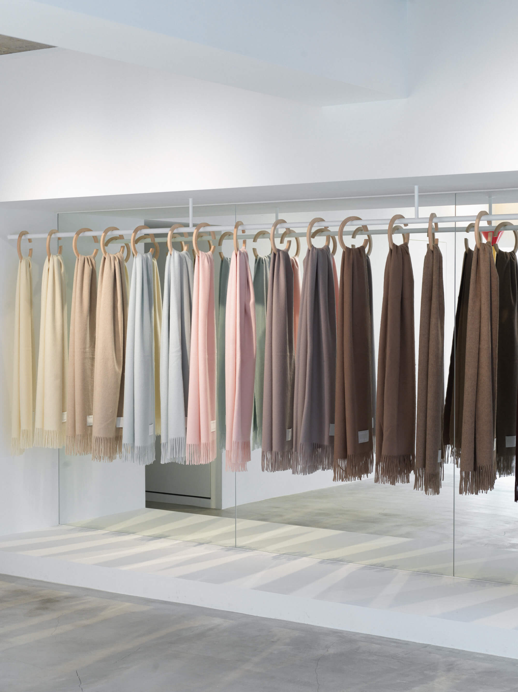 EDWARD BROWN tokyo | 直営店について | エドワードブラウン