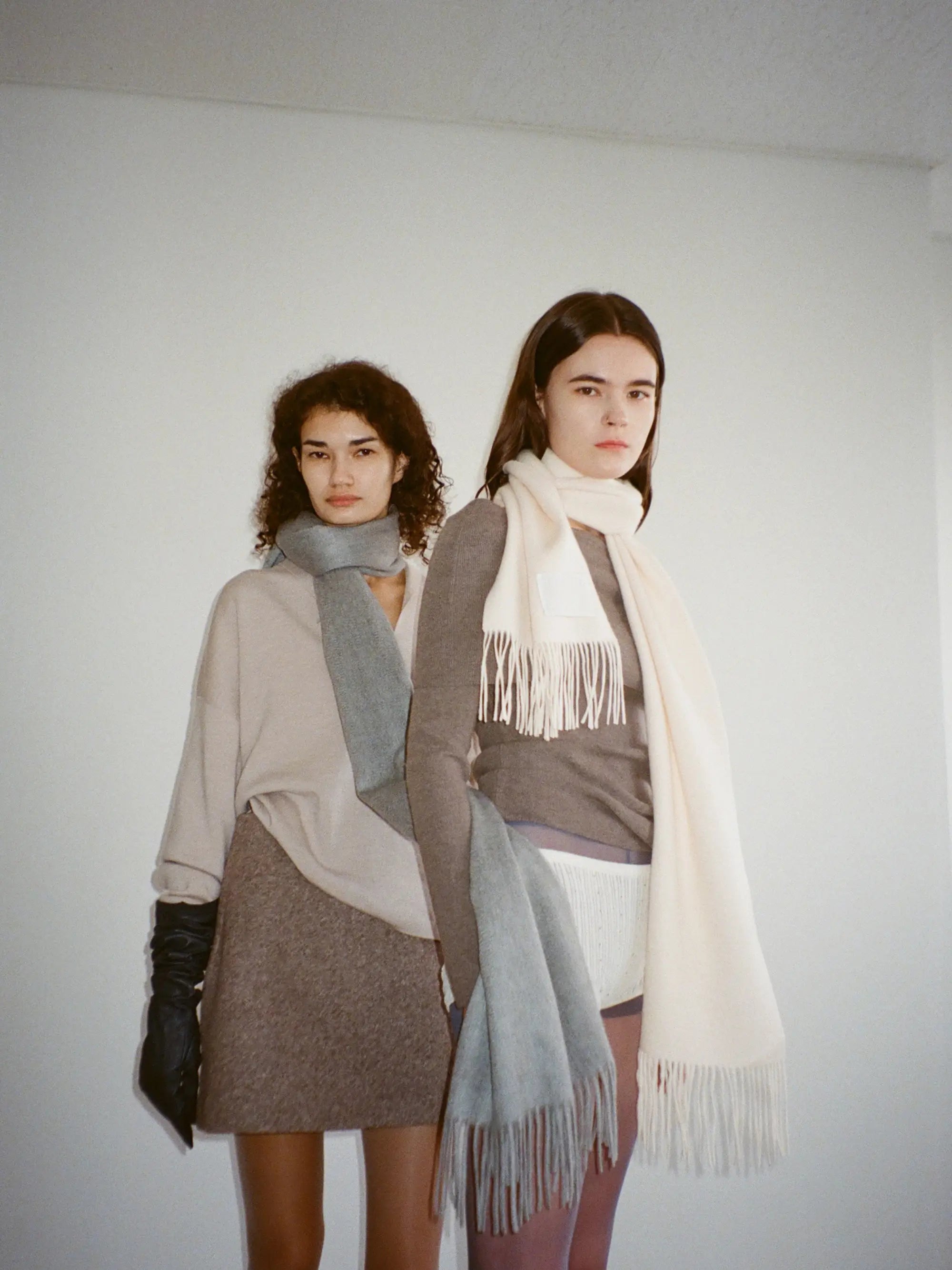 カシミヤマフラー オフホワイト 白 スカーフ マフラー ブランド レディース メンズ 男性 女性 高級 カシミア 100 人気 厚手 誕生日プレゼント